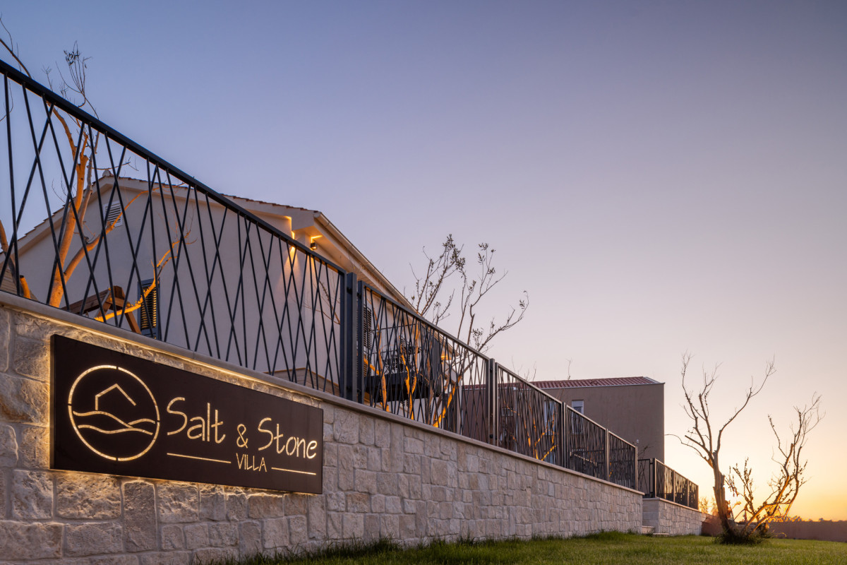 Villa Salt and Stone
