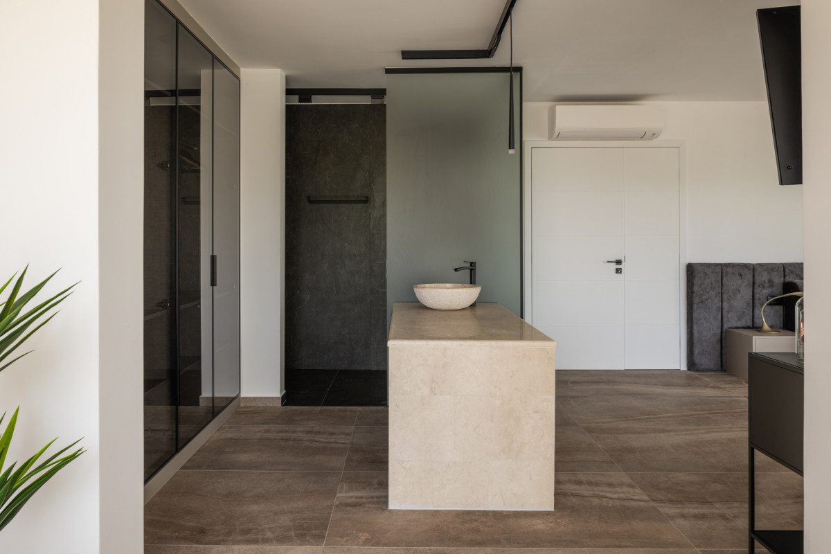 Villa Salt and Stone