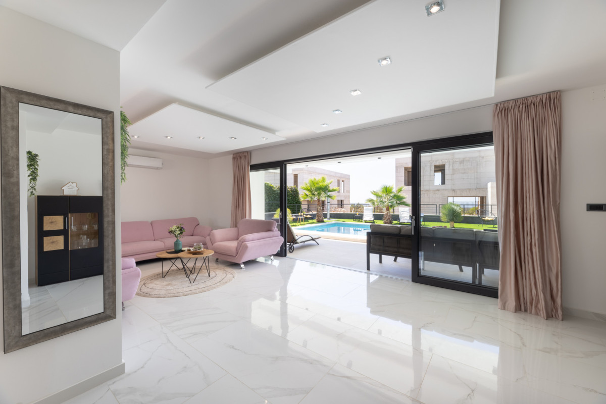 Villa Golden Shine