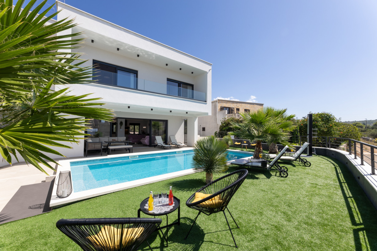 Villa Golden Shine