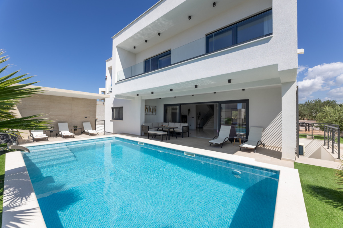Villa Golden Shine