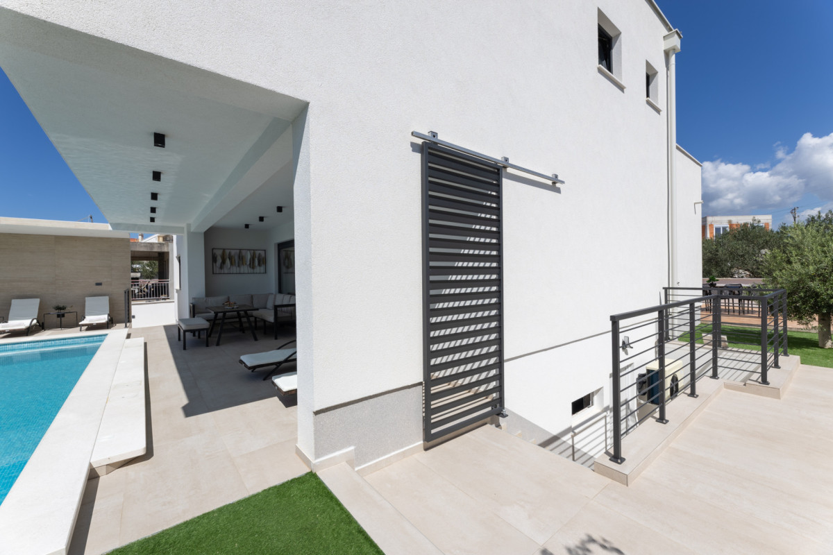 Villa Golden Shine