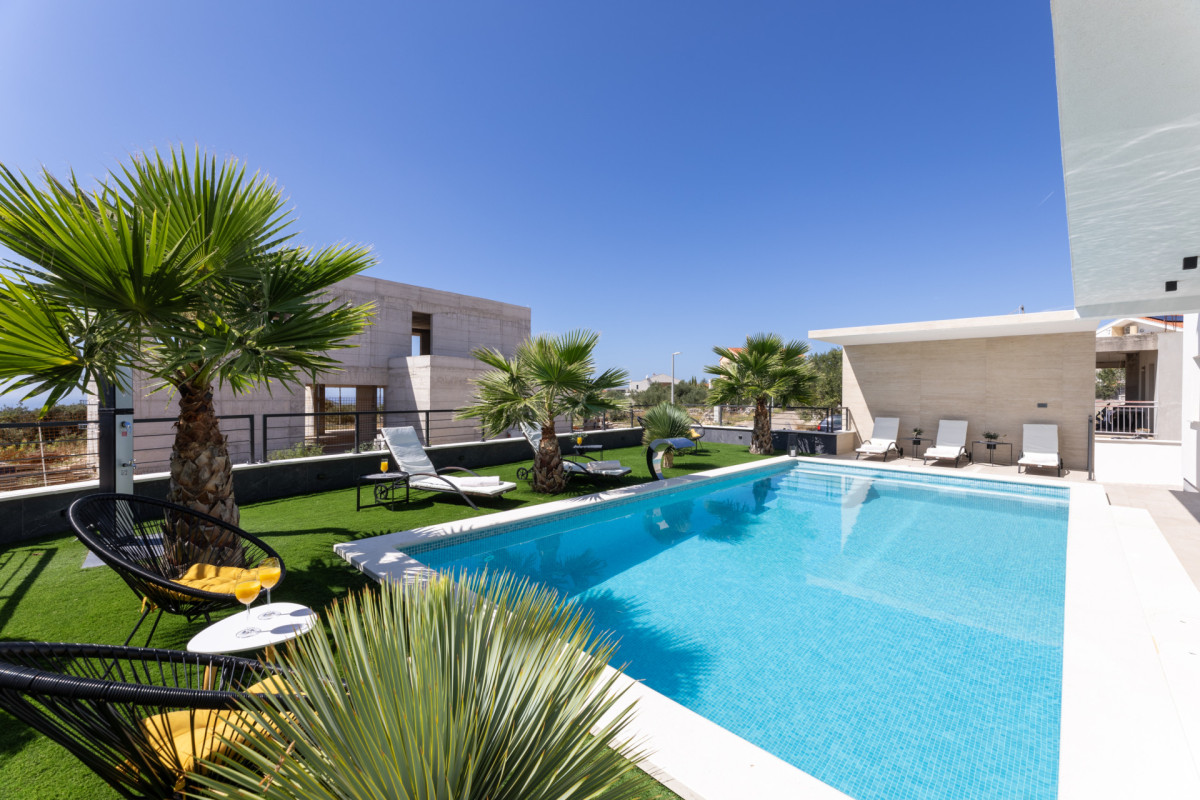 Villa Golden Shine