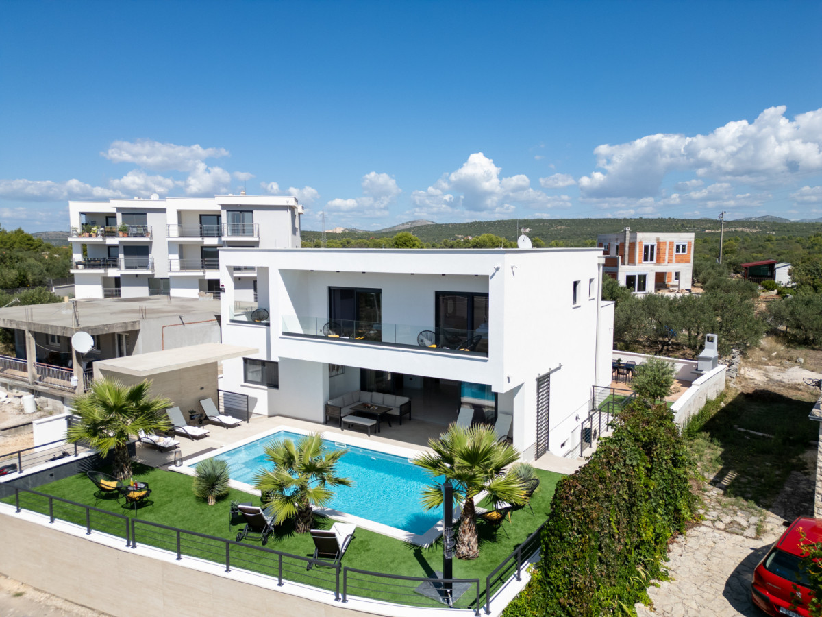 Villa Golden Shine