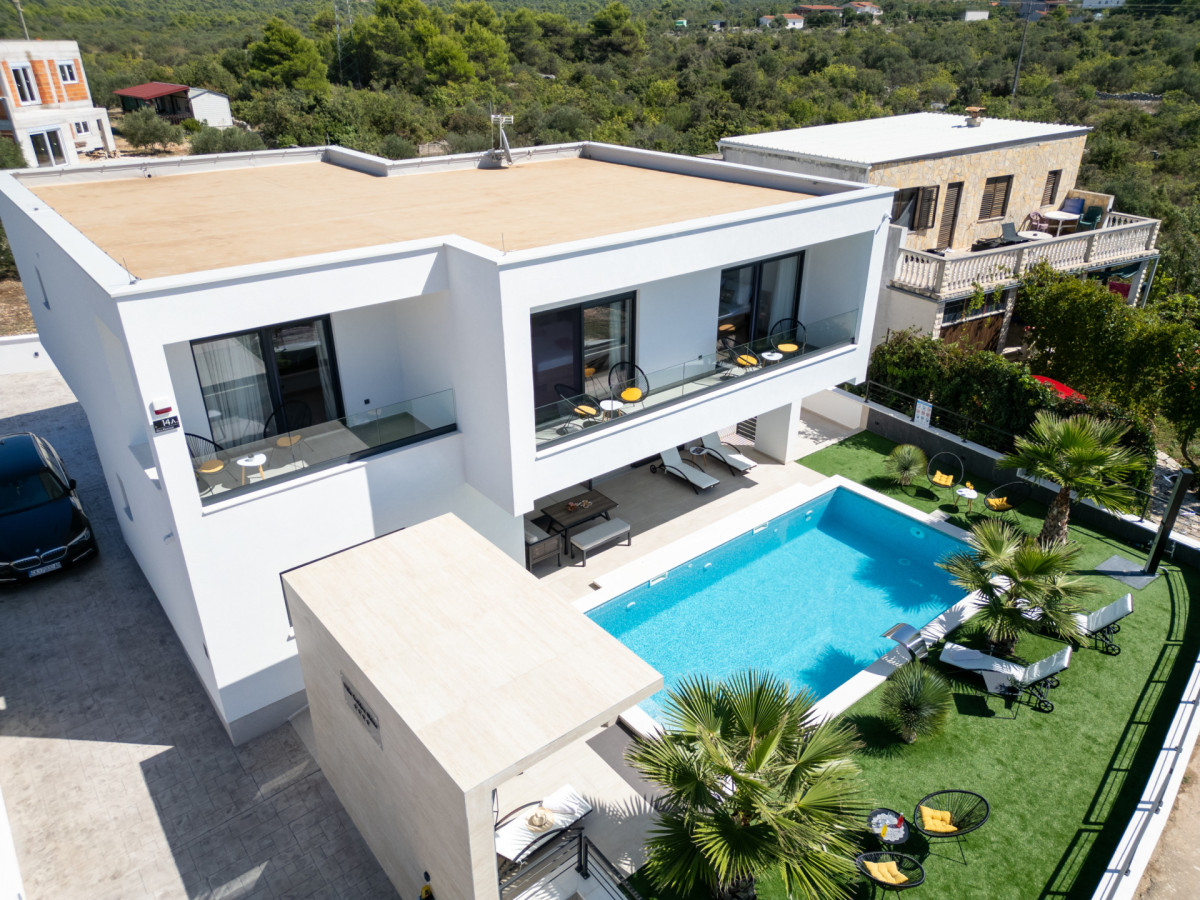 Villa Golden Shine
