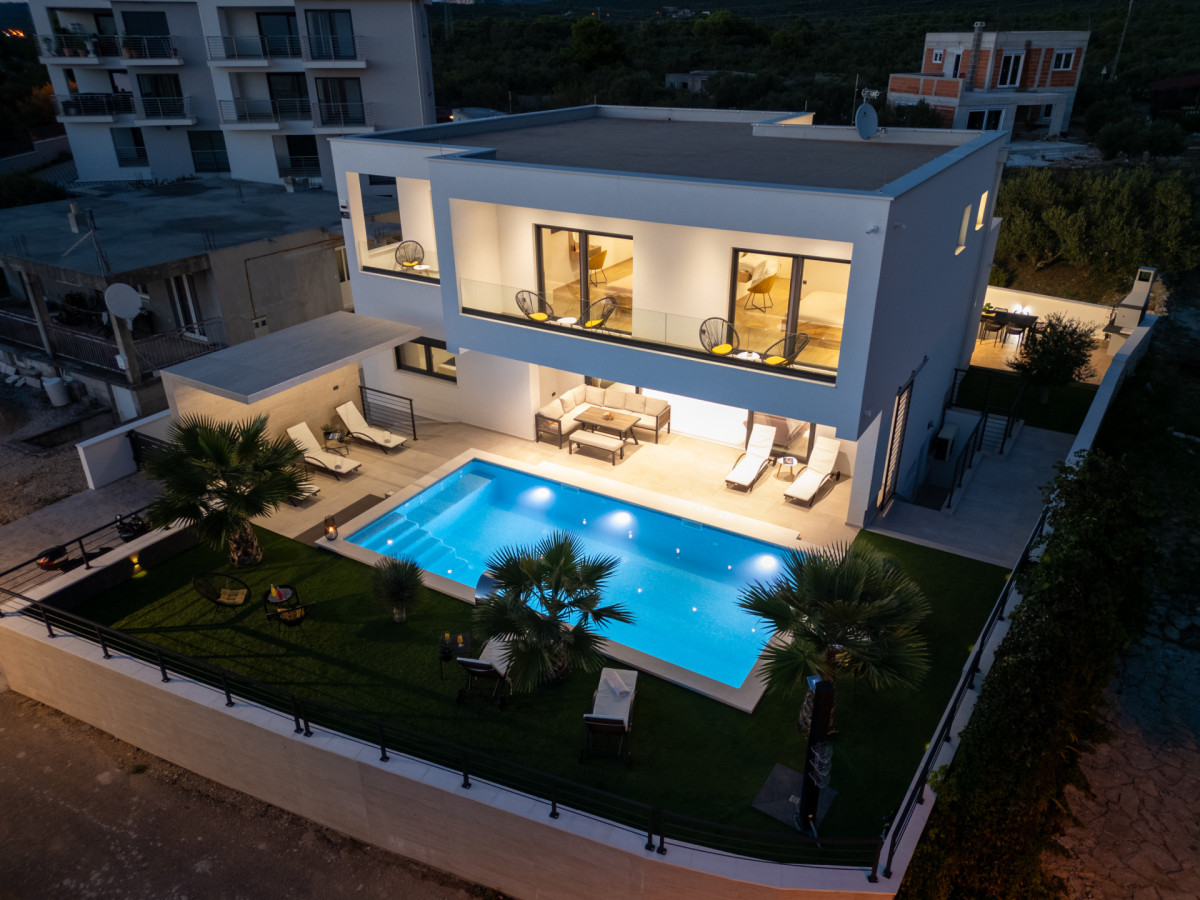 Villa Golden Shine