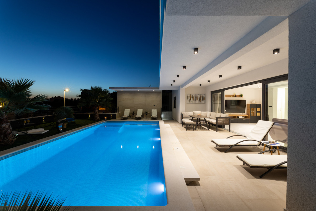 Villa Golden Shine