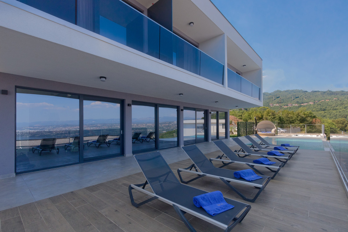 Noble Villa Nika