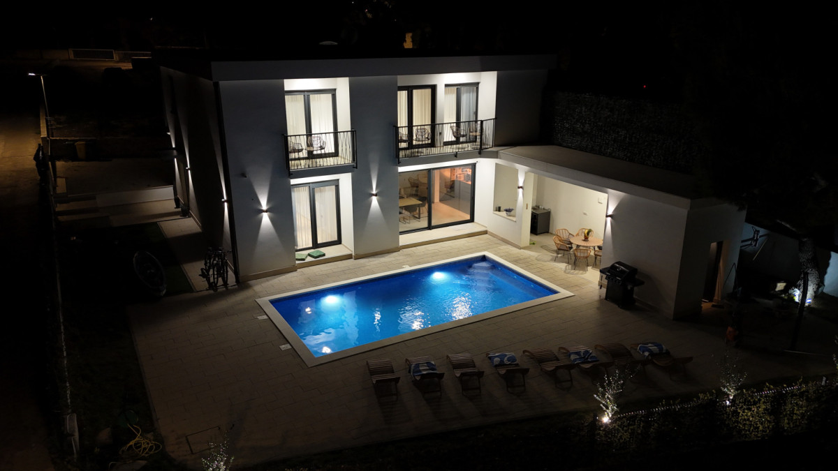 Villa White