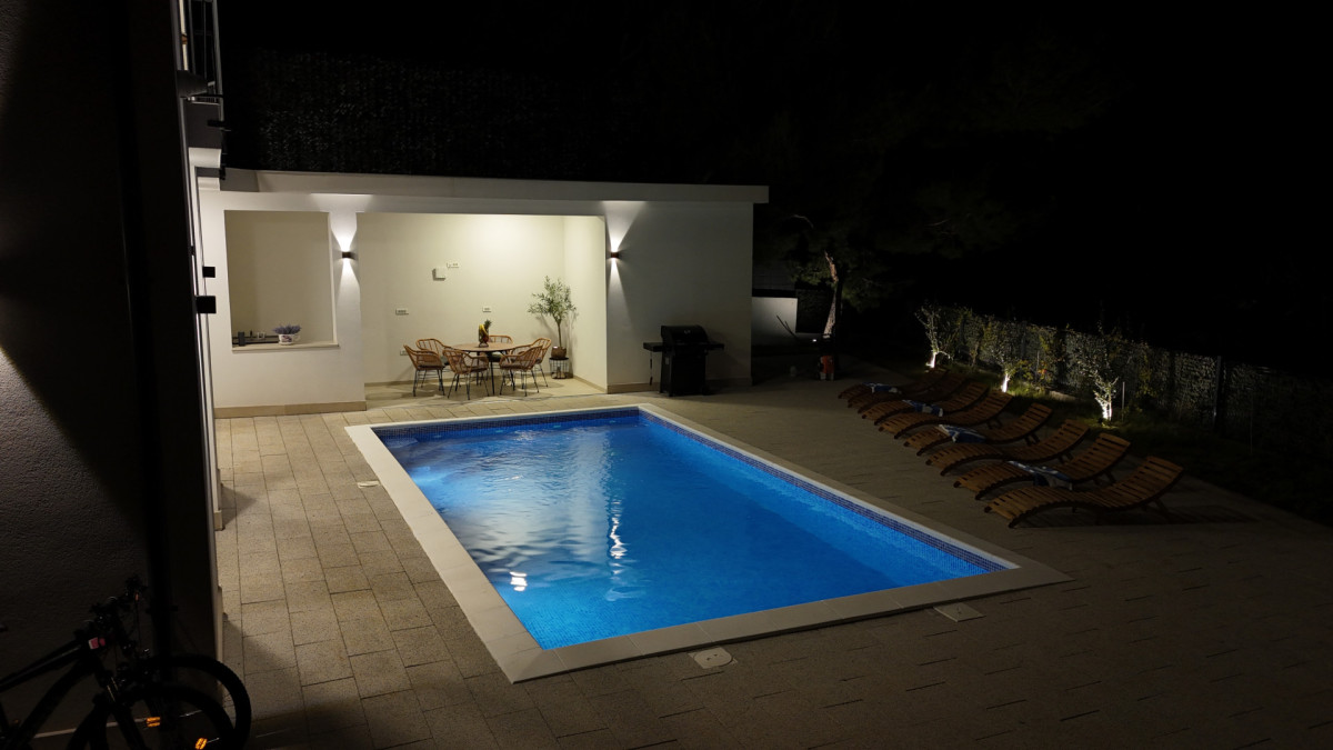 Villa White