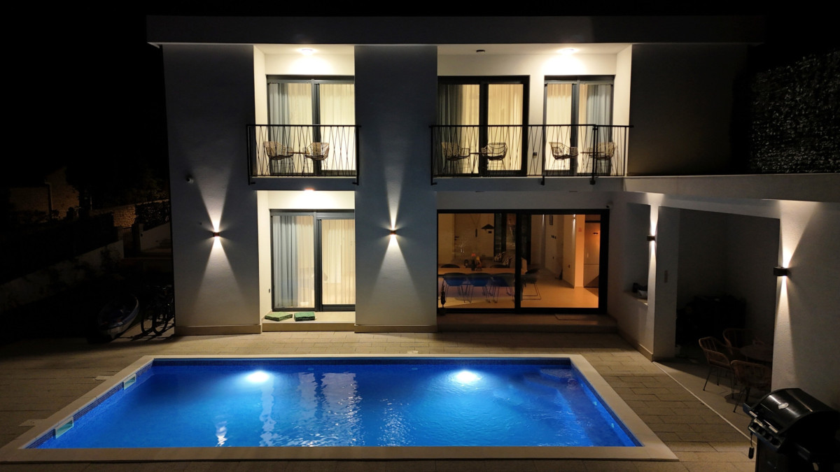 Villa White