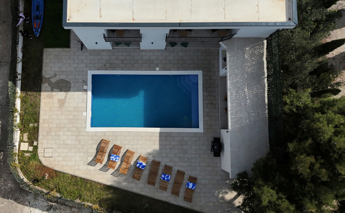 Villa White