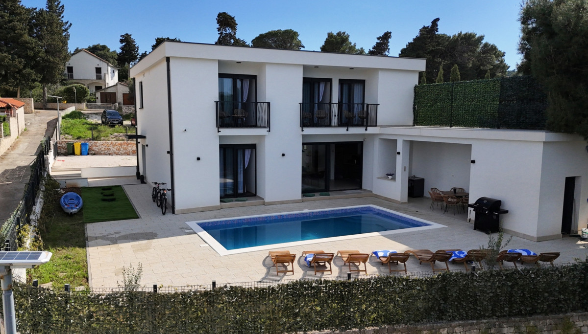 Villa White