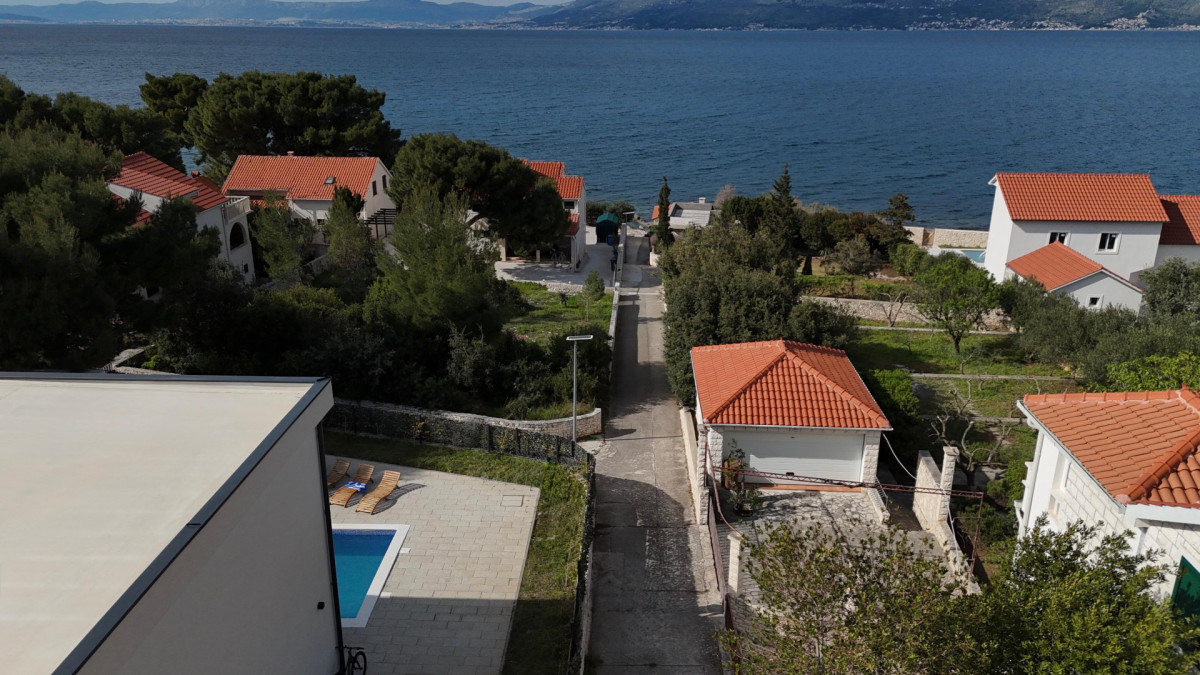 Villa White