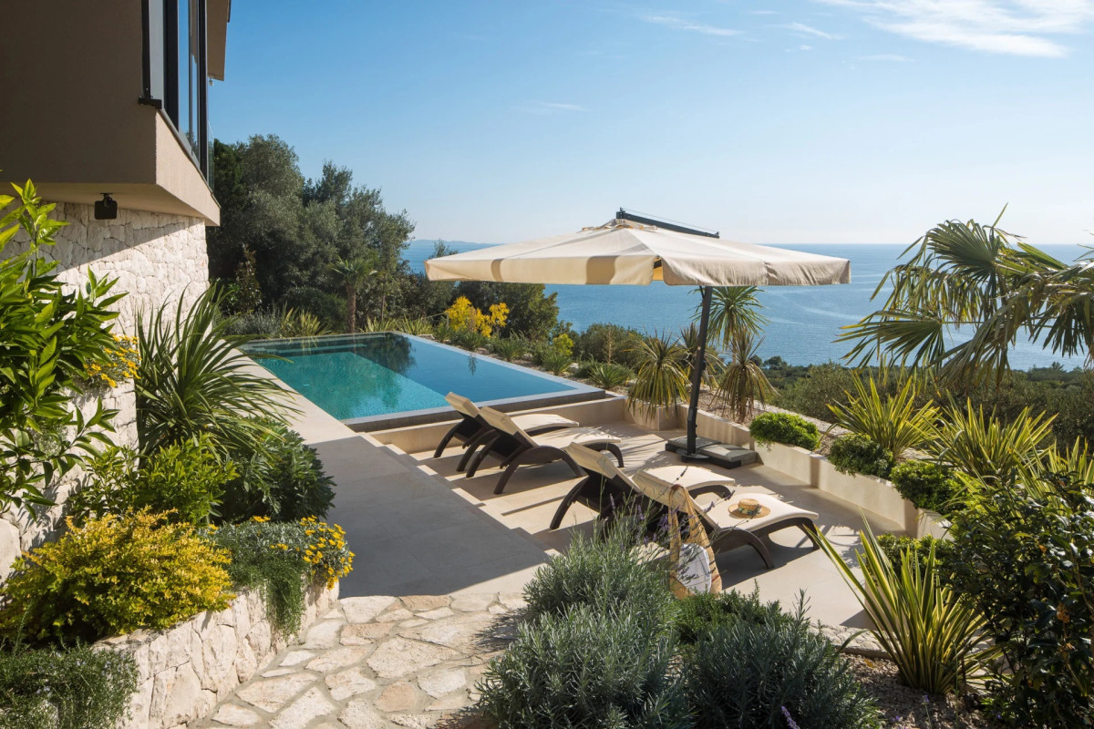 Villa Bevel