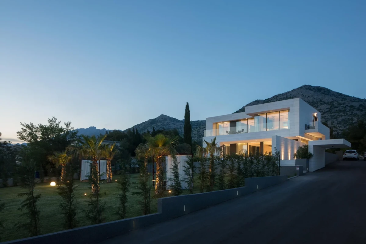 Luxury beachfront Villa Calma I