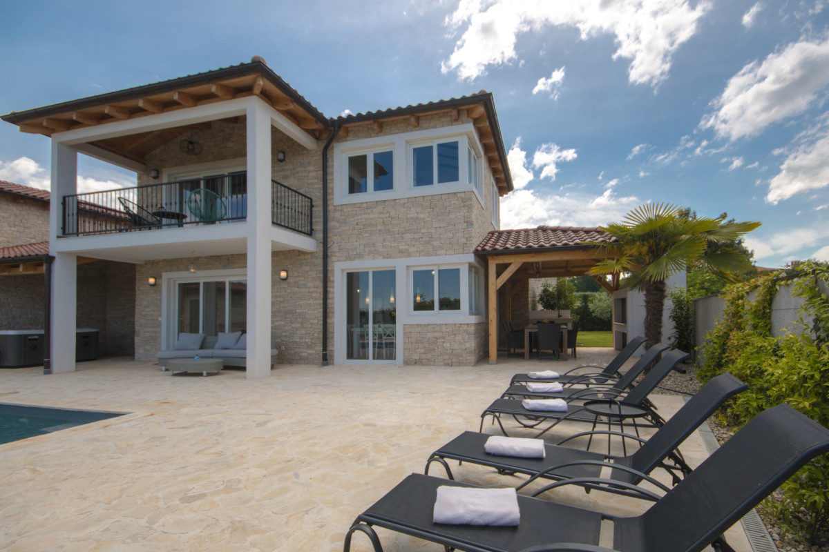 Villa LuVe