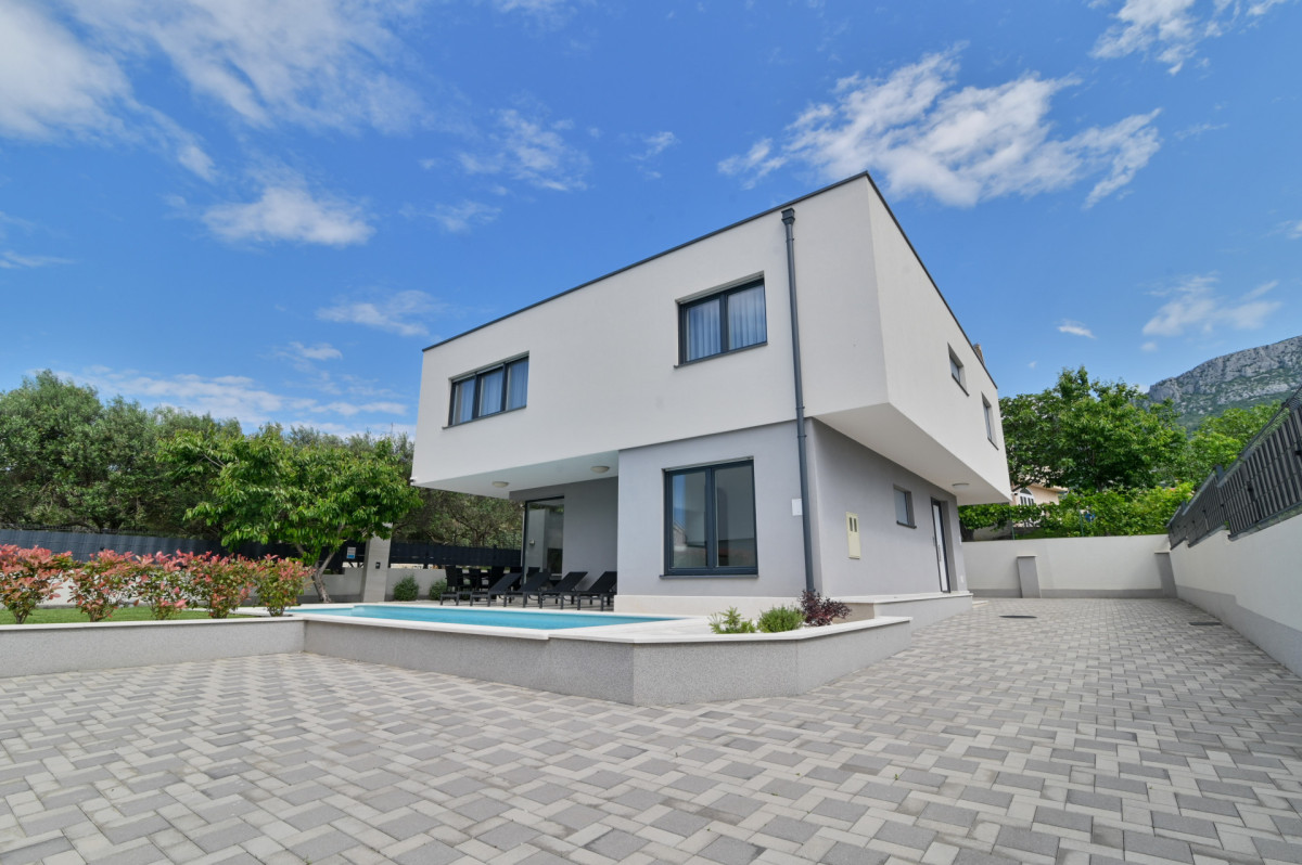 Villa North