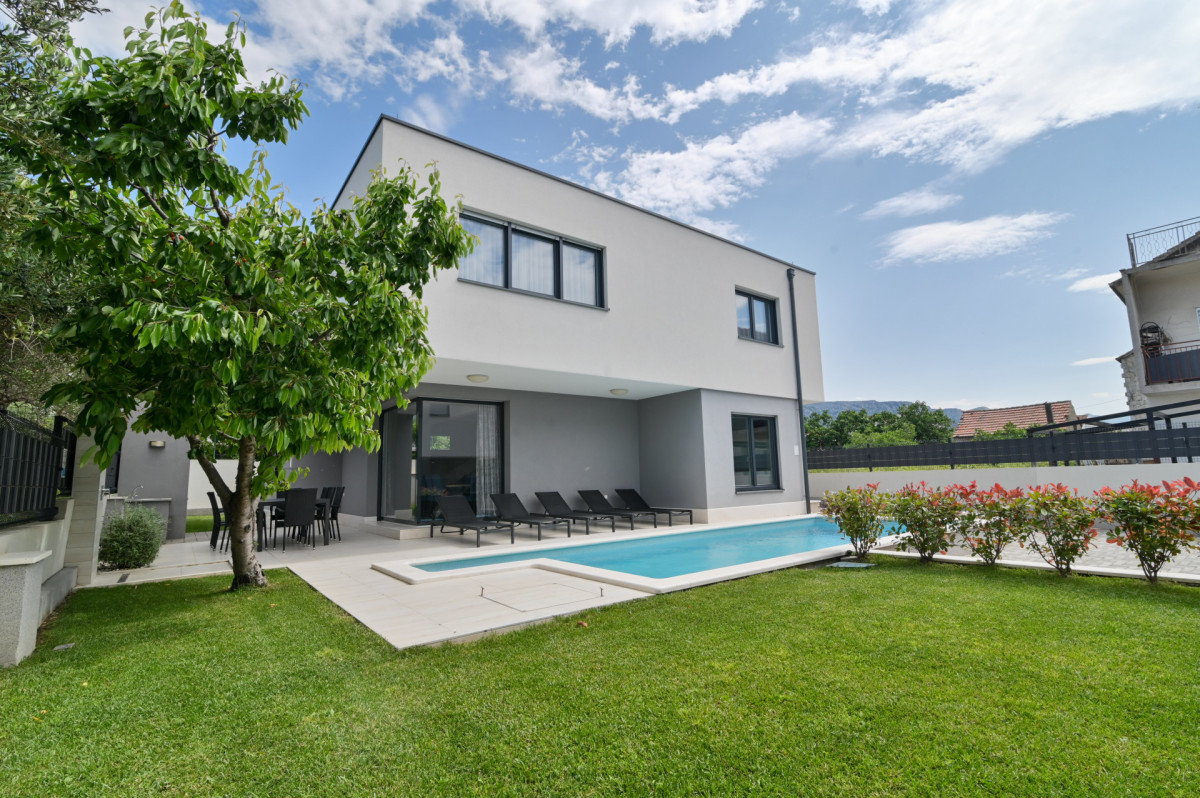 Villa Twin Ladies