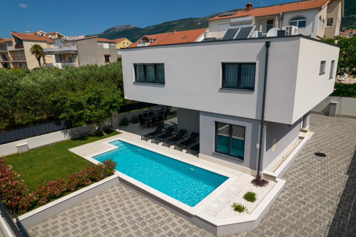 Villa North