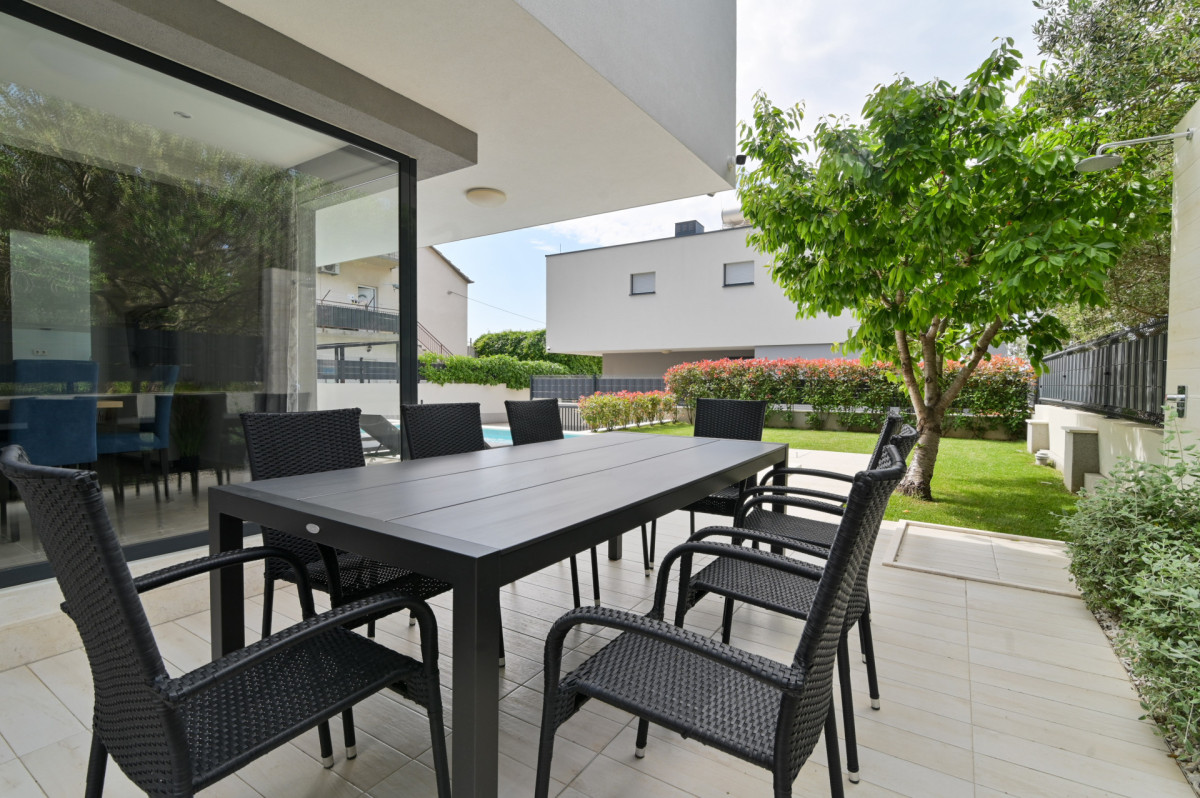 Villa North
