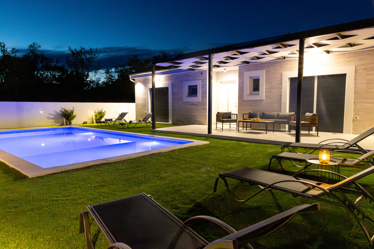 Villa Holiday Home Nena