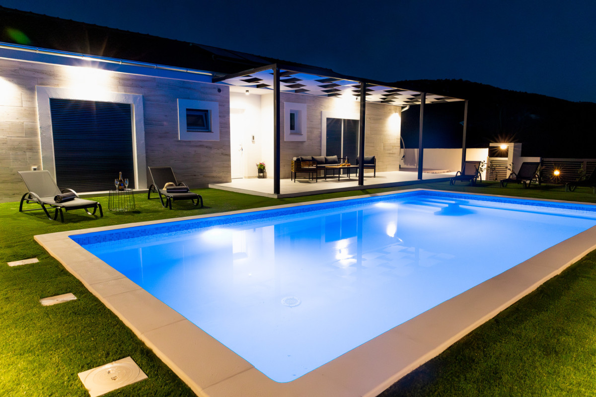 Villa Holiday Home Nena