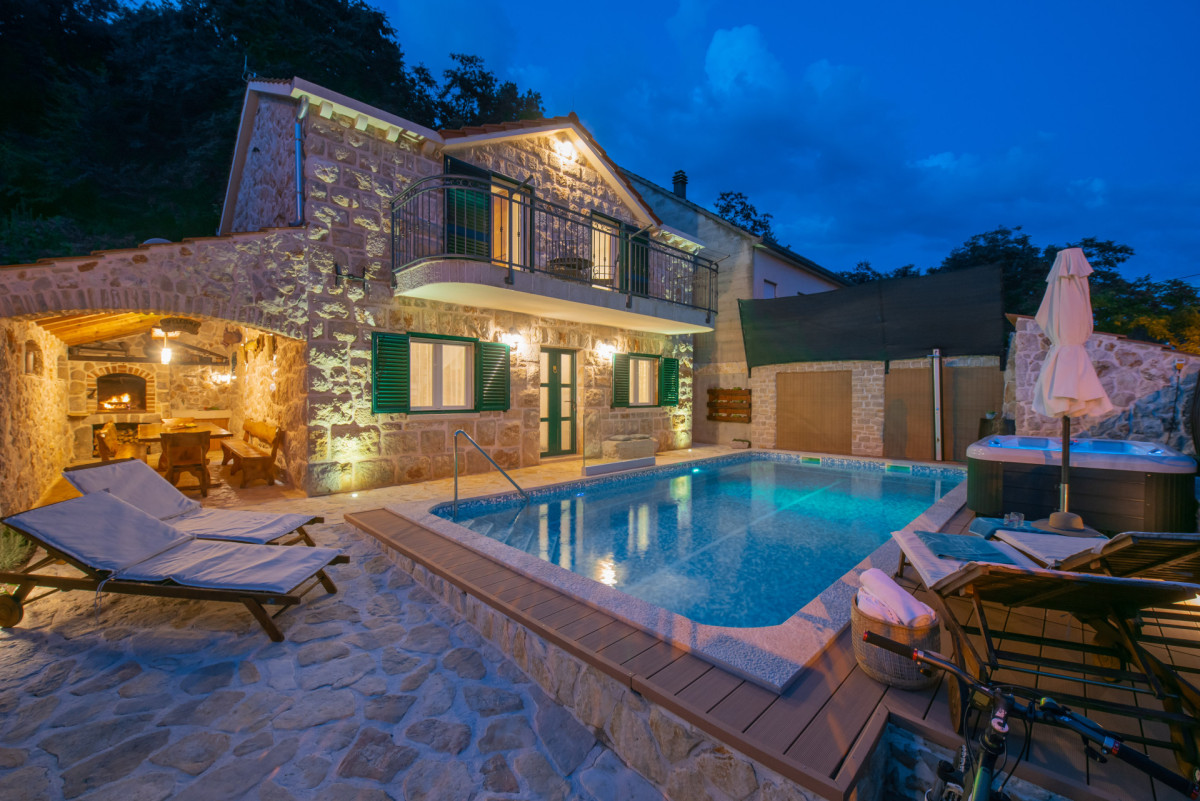 Villa Old House