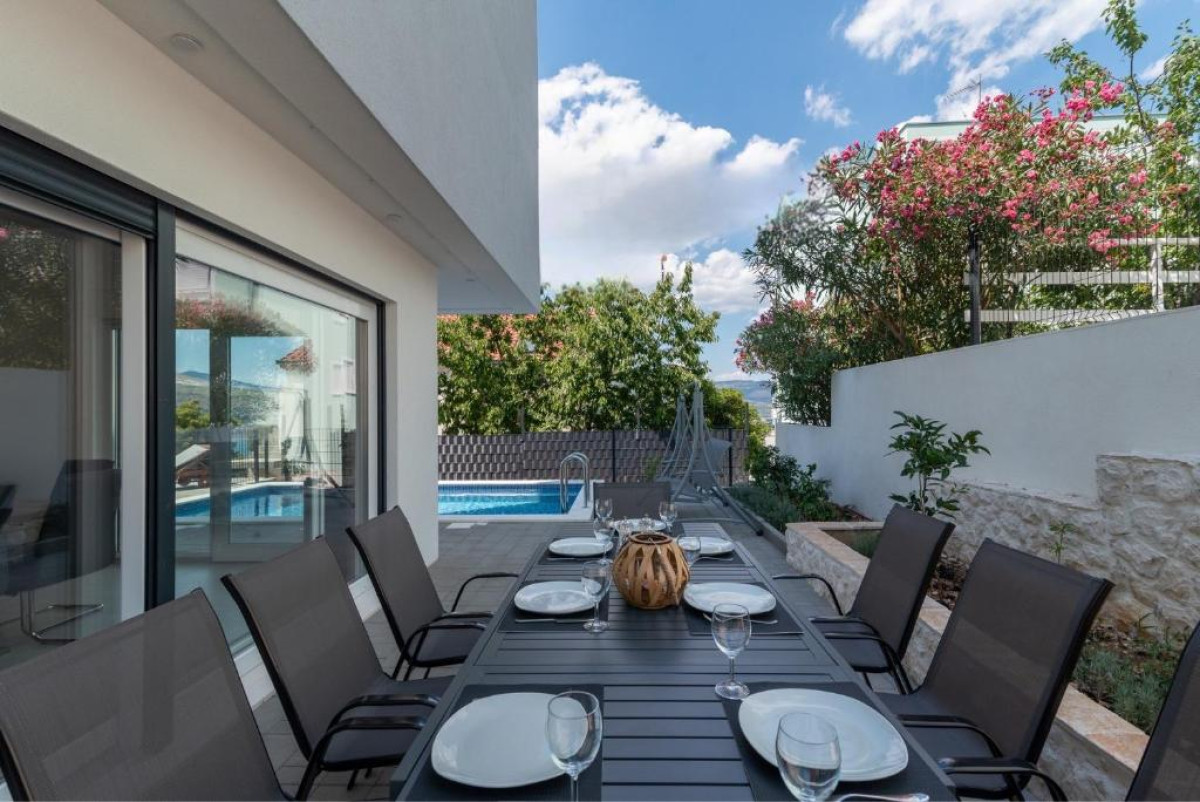 Villa Sun Stone