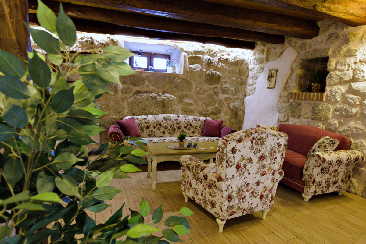 Villa Falcon Rook