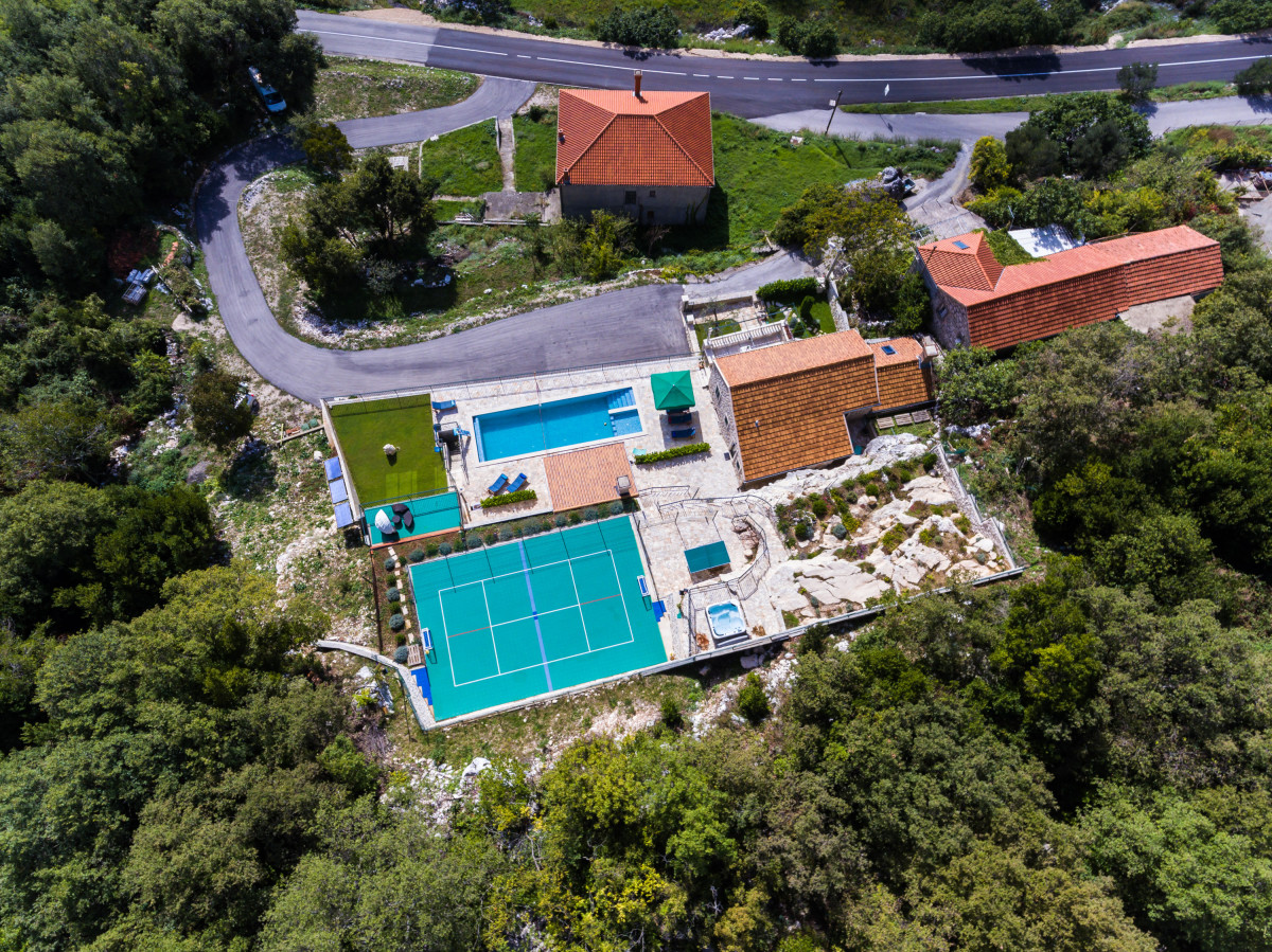Villa Falcon Rook