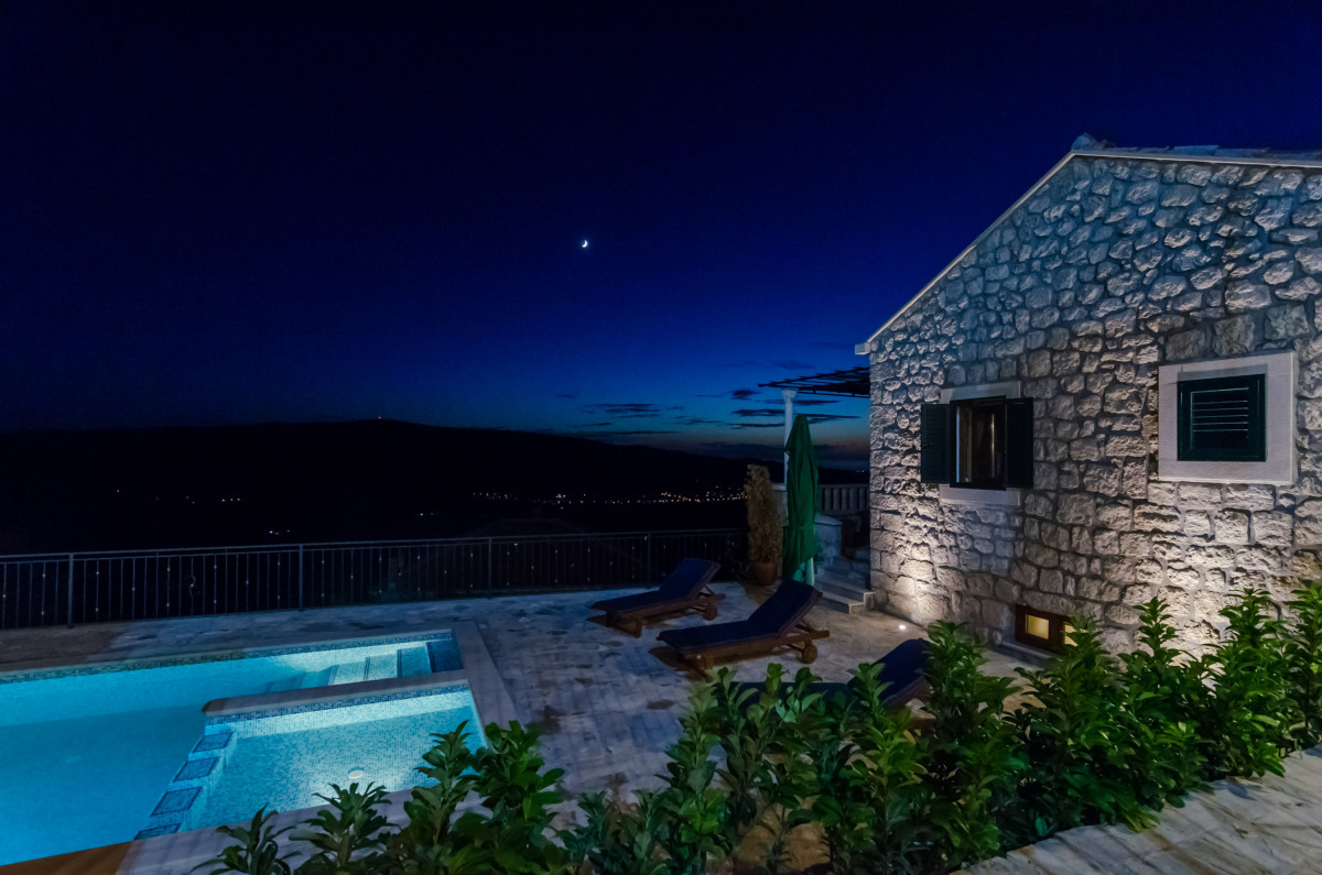 Villa Falcon Rook