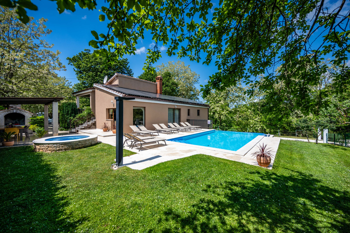 Villa Ferlini near Pula