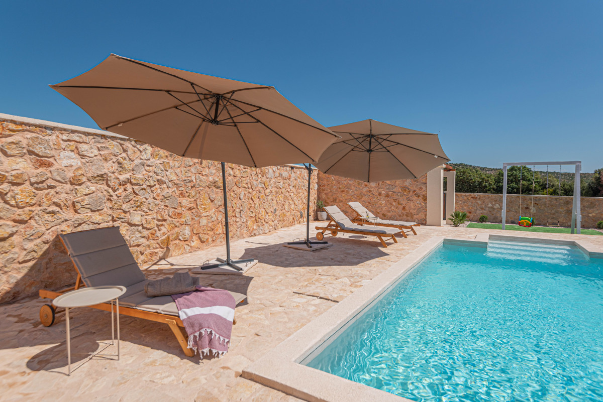Villa Lapidea