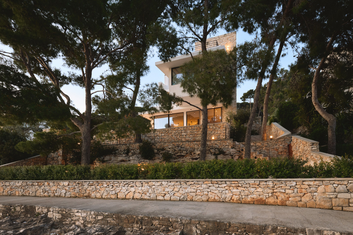 Villa Lumbarda House