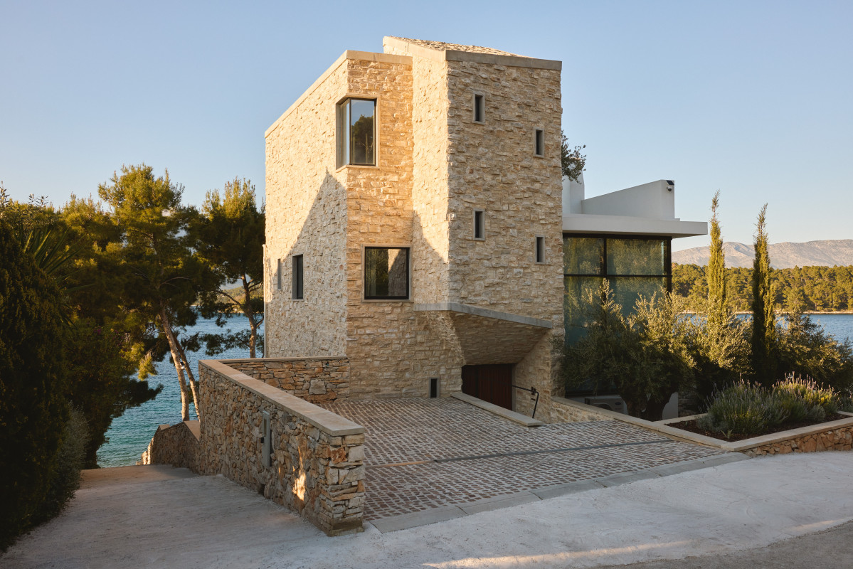Villa Lumbarda House