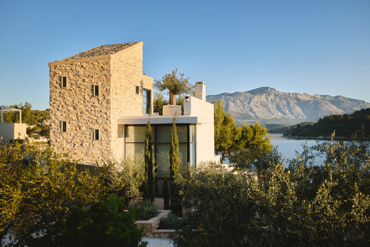 Villa Lumbarda House